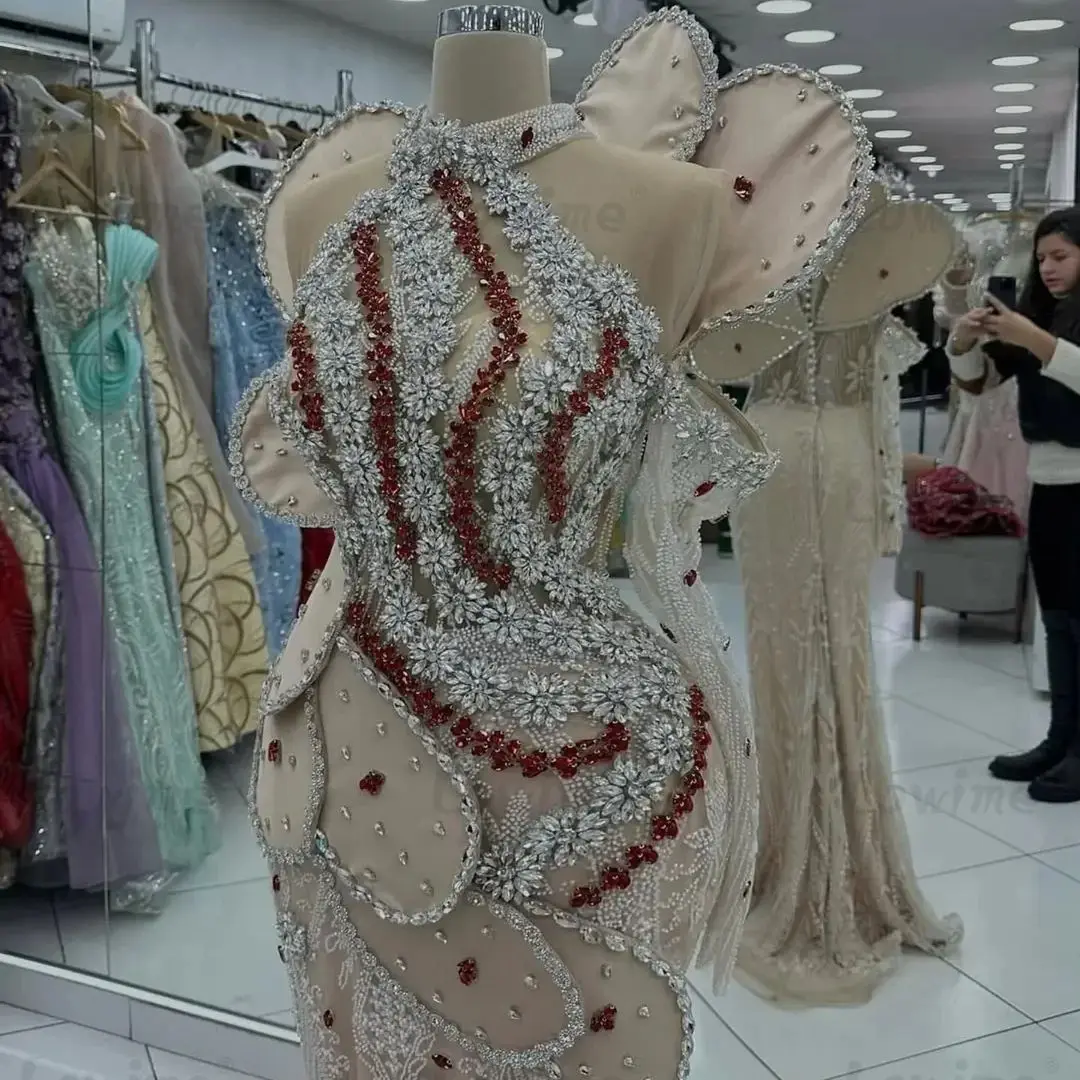 2025 Robes de célébrité longues de luxe cristaux tapis rouge piste robe de soirée femmes robe de reconstitution historique robe de bal de mariage Robes personnalisées