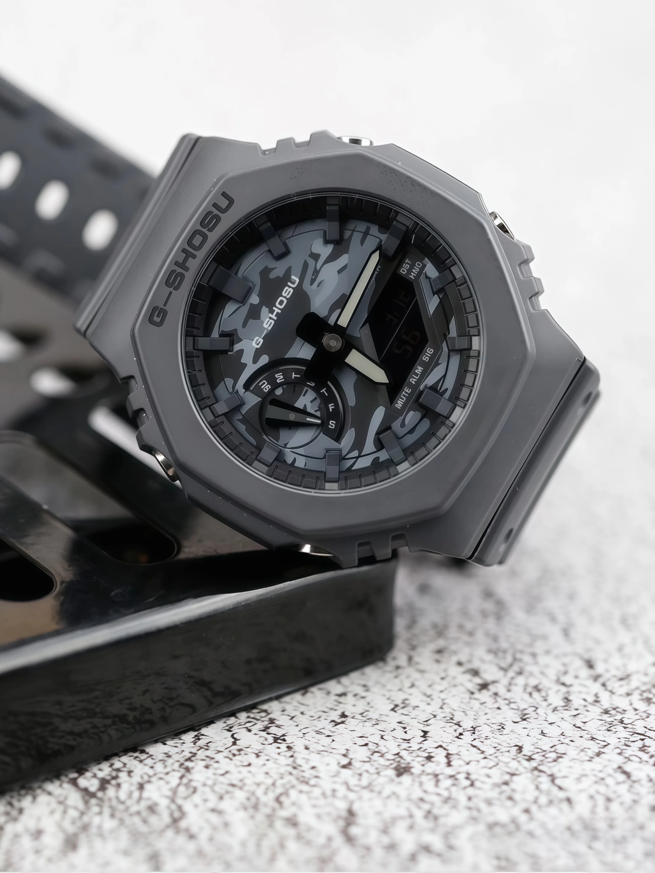 Unisex Sports Digital Watch—Full-Featured, World Time, LED Auto-Light When Raised -9