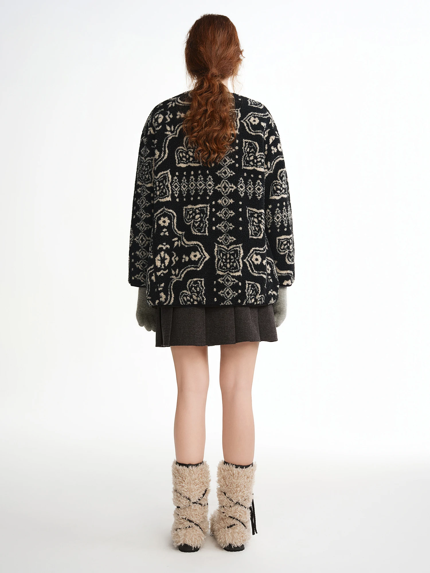 DUSHU ريترو مطبوعة عكسها أسفل سترة المرأة الياقة المستديرة نمط الشتاء الجديد 2025 معطف دافئ بوهو نمط الشارع الشهير التنقل