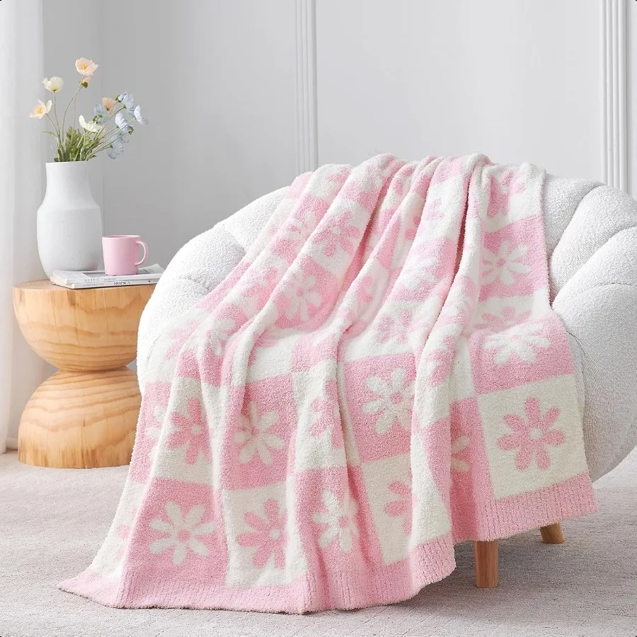 

Checkered Blanket Pink Flower Throw Blanket for Couch Plaid Microfiber Fluffy Warm Cozy Fuzzy Soft Throw Blanket Reversible Che