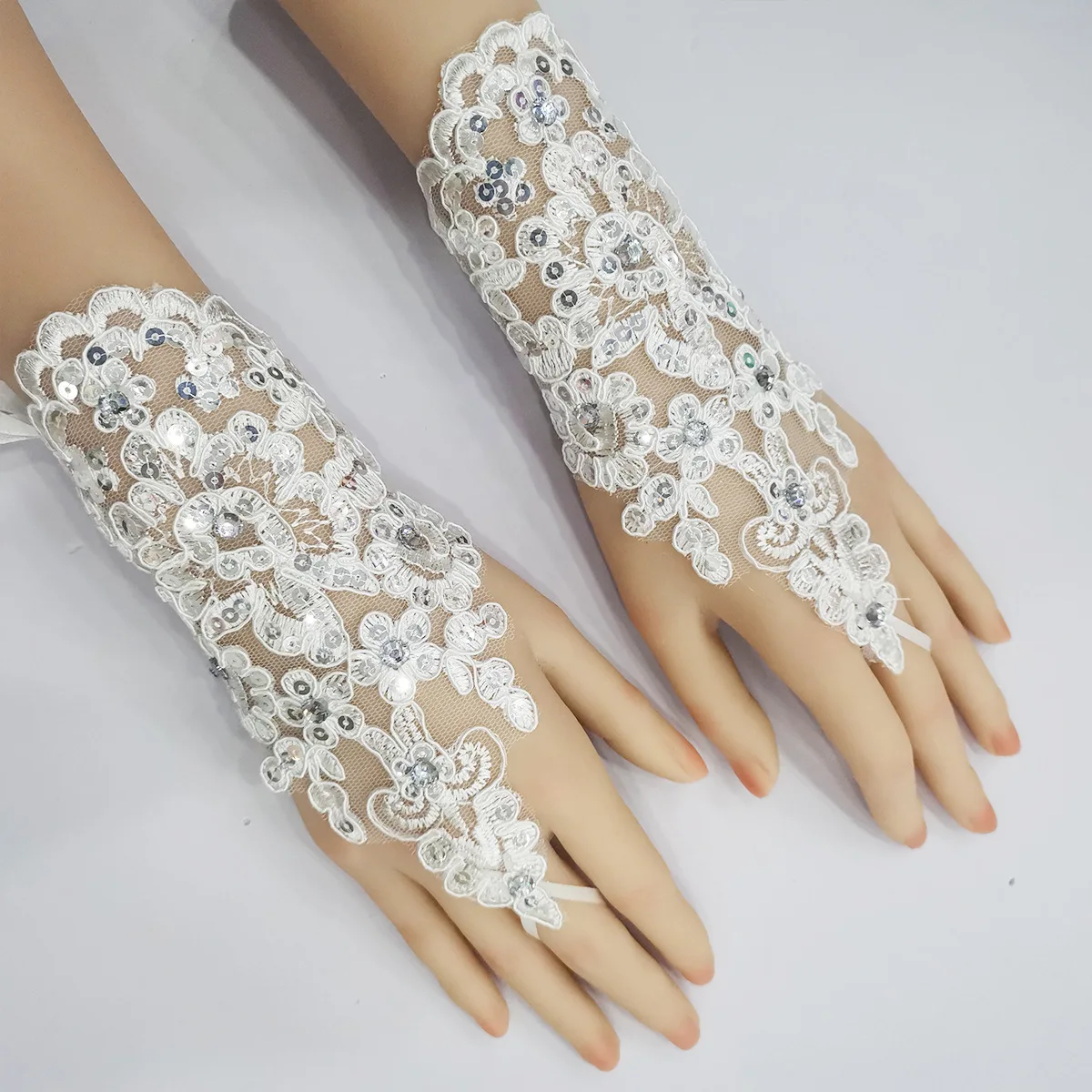 Flower Girl Gloves White Lace Short Fingerless Child Size Wedding Party Dance Stage Performance Decor Soft Lightweight Elegant