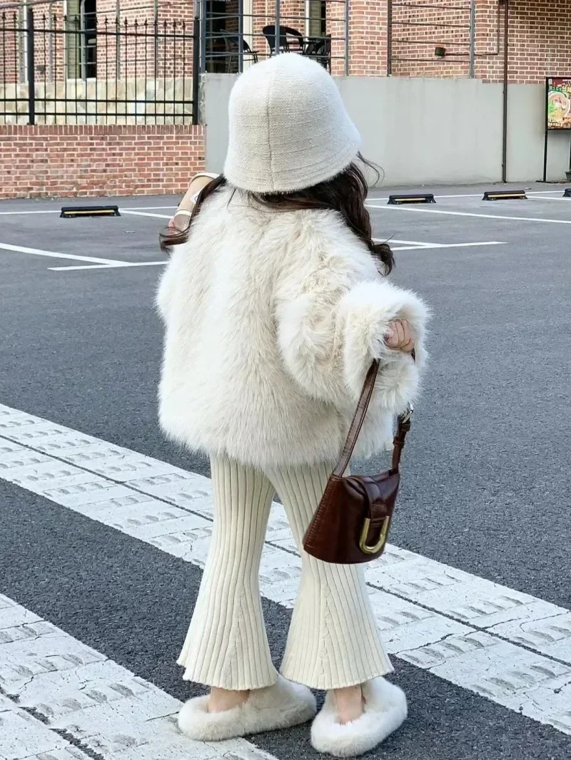 Coats 2025 Wintre New Girls Plush Thickening Children Clothing Versatile Furs Cotton Fashion Outerwear Simple Warm