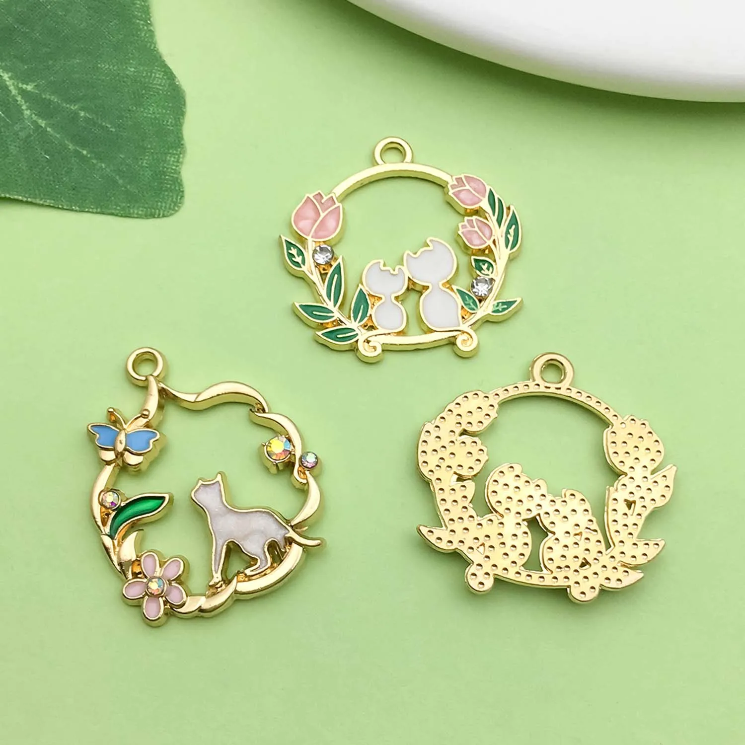 10pcs Colorful Enamel Cute Cartoon Cat Design Charms Alloy Flower Pendants for DIY Bracelet Necklace Jewelry Making Accessories