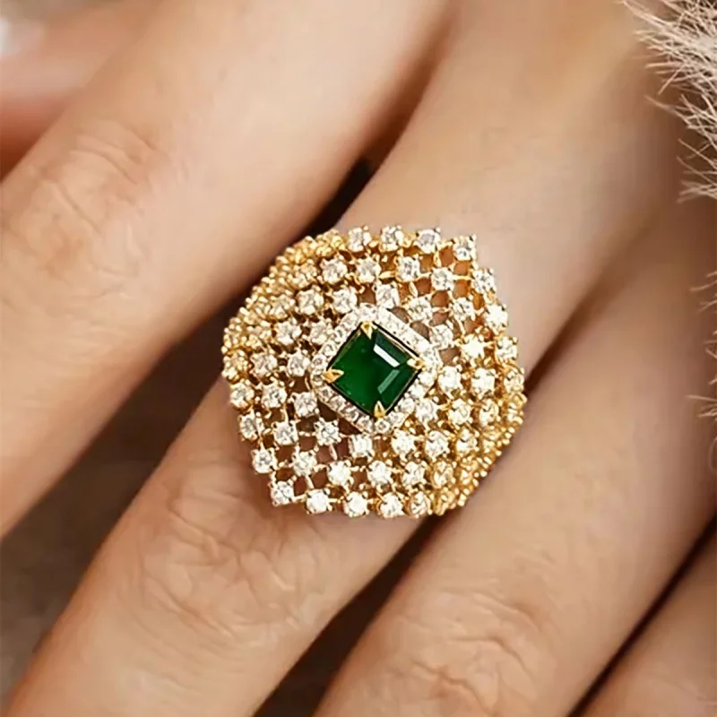 Huitan Funkelnder Damenring mit grünem CZ-Stein, hohles Design, modisch, für Hochzeit, elegante Dame, Jahrestag, Accessoires, Schmuck, Geschenk – Detail 9