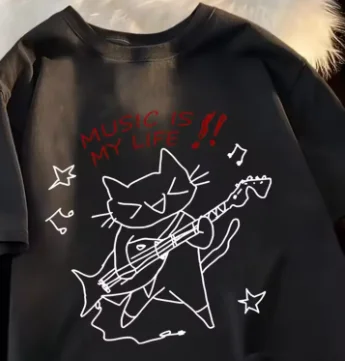 เสื้อยืดลายกราฟิกแมว Music Is My Life ระบายอากาศได้ดี ซับเหงื่อ สวมใส่สบาย คอกลม เสื้อยืดน่ารักสำหรับผู้หญิง ของตกแต่งบ้าน