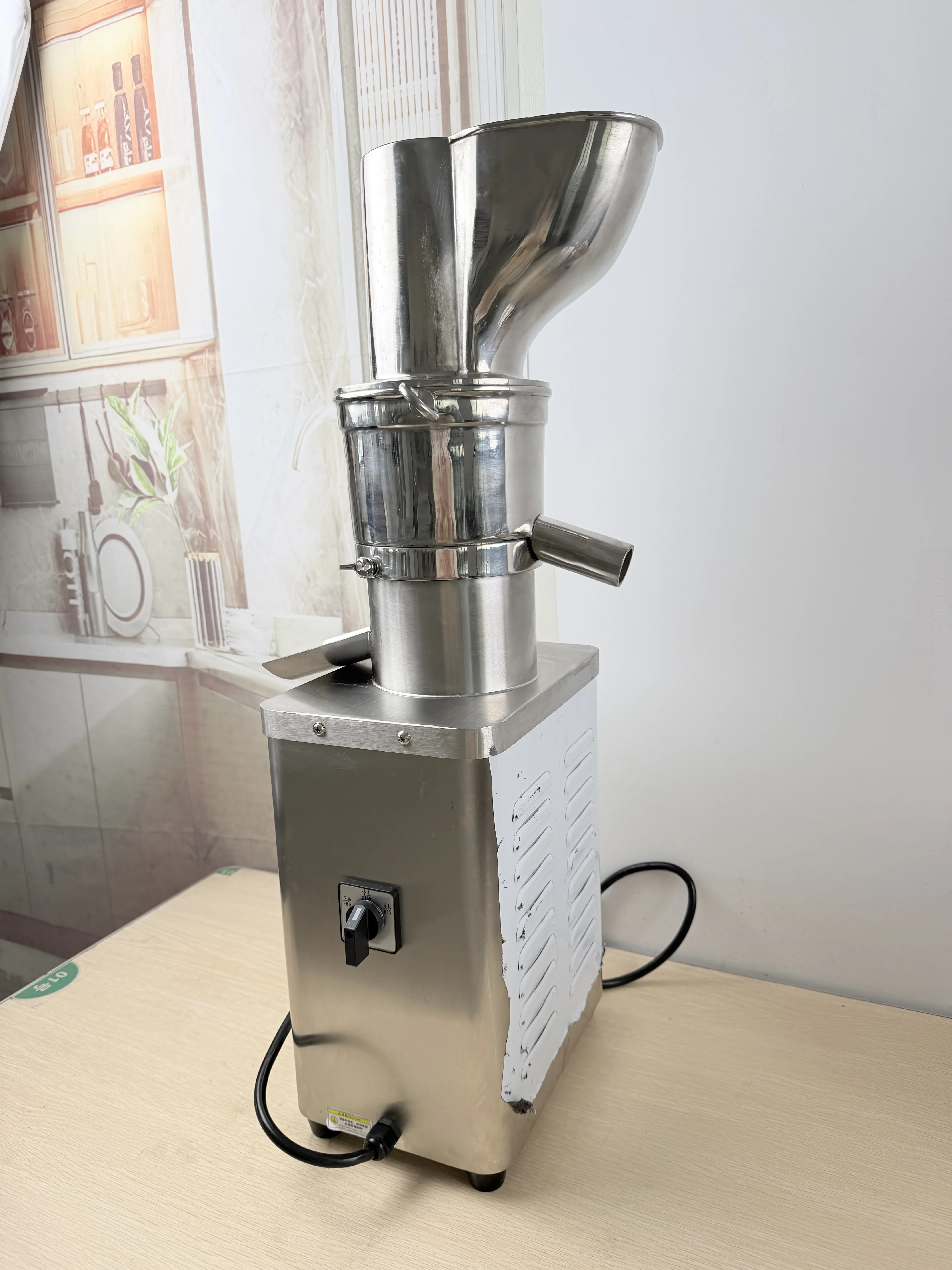 High Quality Stainless Steel Vertical 1200W Professional Stainless Steel Pineapple Ginger Fruits Vegetables Juice Maker Machine