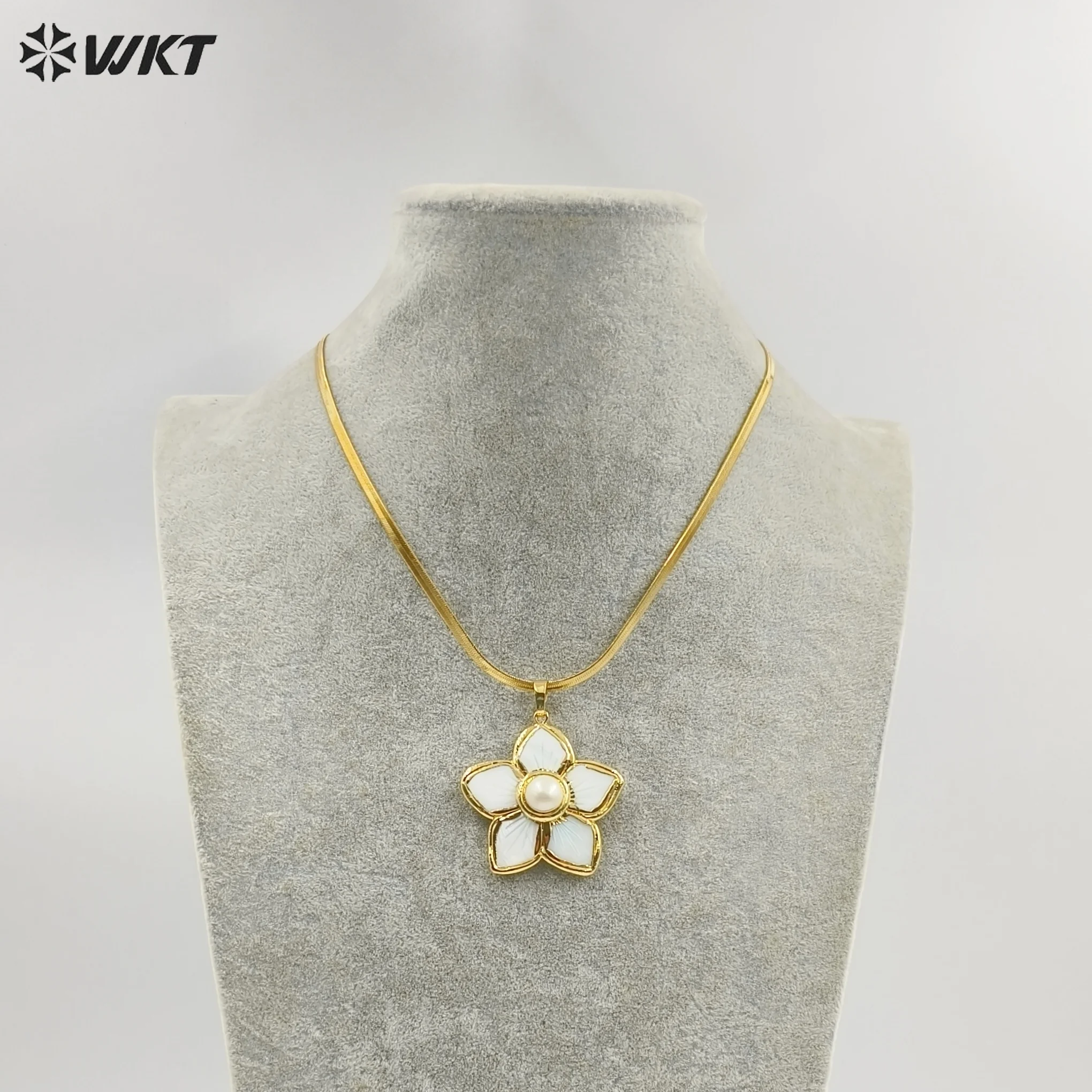 WT-JN326 Wholesale Romantic Necklace Gold Plated Flower Shape Pendant With Shell And Pearl Jewelry Gift For Ladies Party