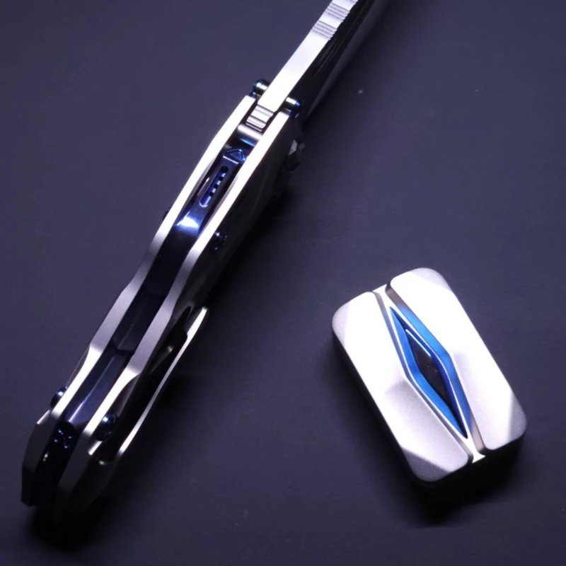 اختراق غير محدود EDC الميكانيكية سبائك التيتانيوم معدن الإصبع دفع بطاقة الضغط سطح المكتب لعبة هدية #1