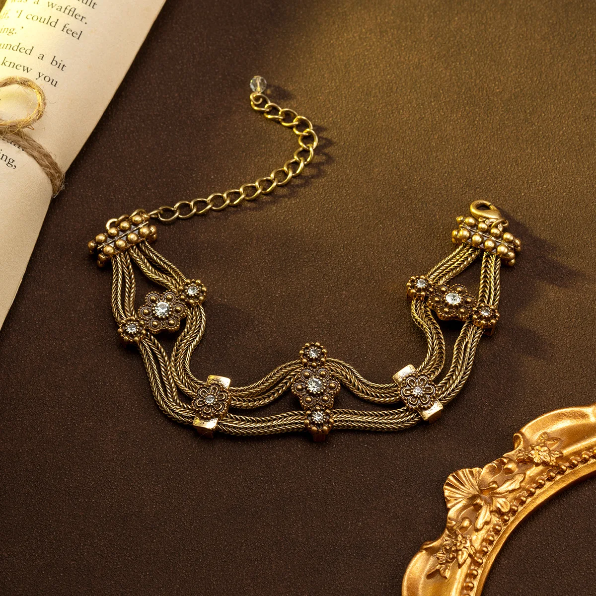 Medieval vintage distressed metal  necklace temperament chocker bracelet  versatile medieval necklace for women