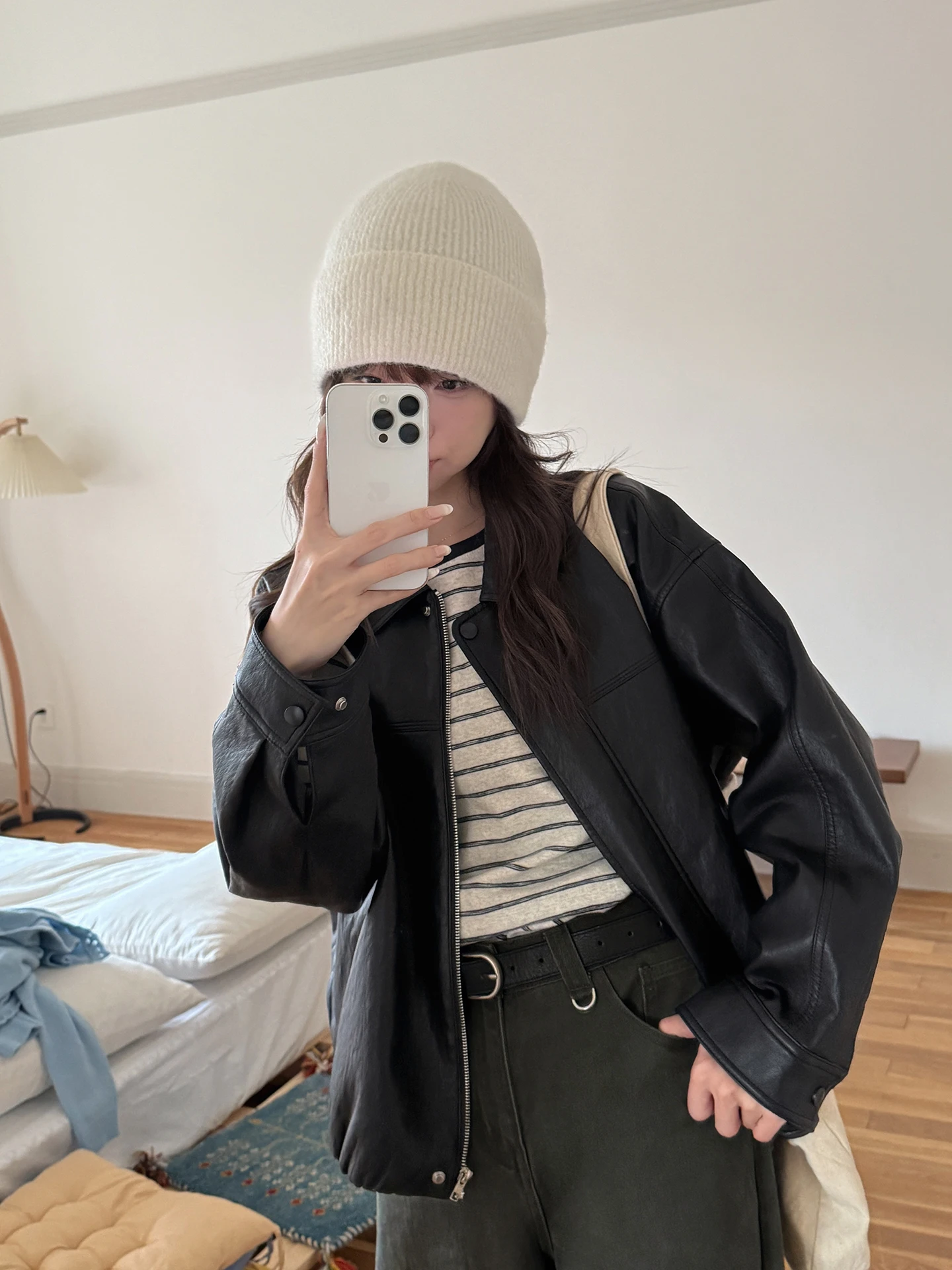 

Sweet Cool Style Black PU Leather Jacket Women's Spring 2026 New Flower Bud Hemline Coat Loose Fit Long Sleeve Zipper Closure