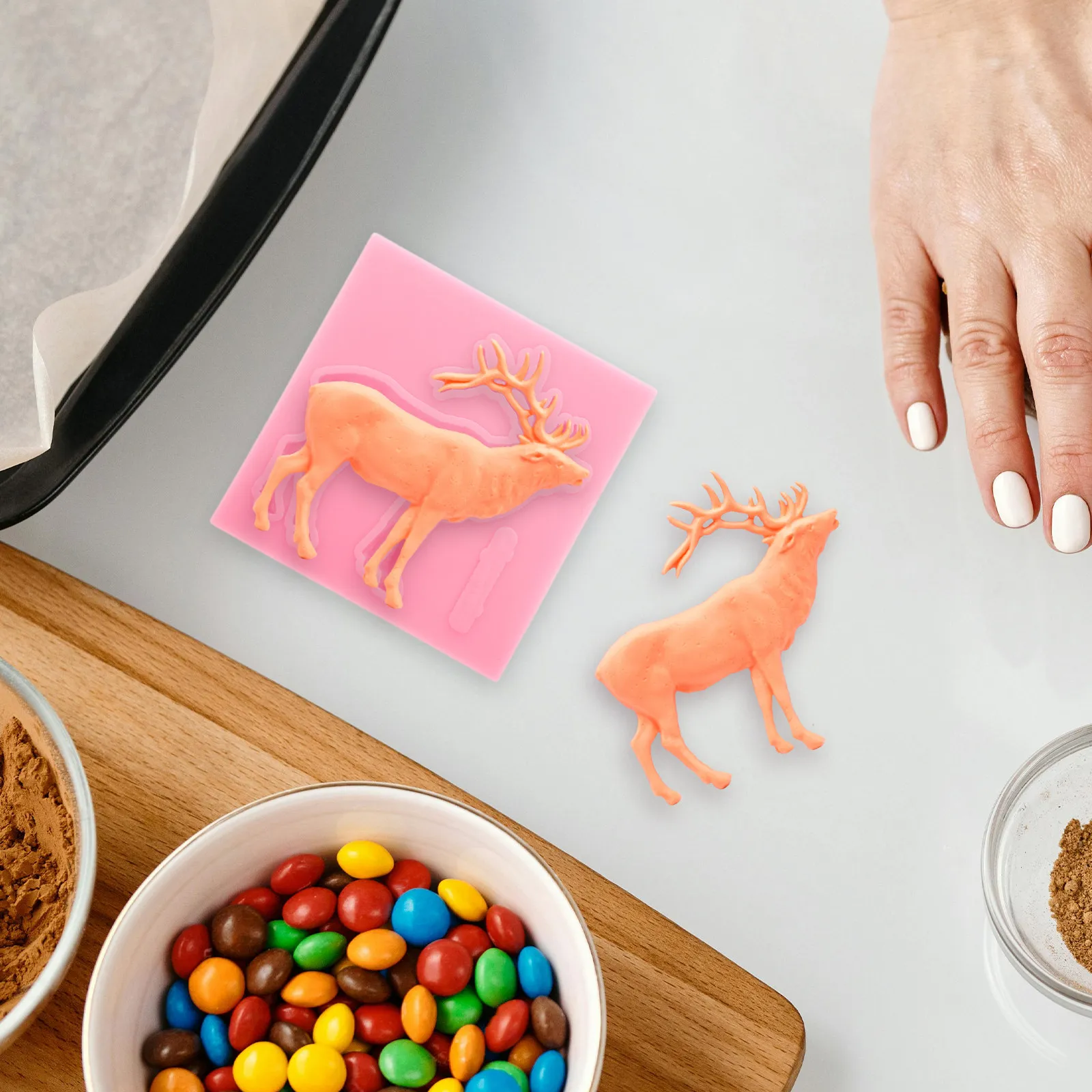 Premium Silicone Christmas Deer Cake Mold Non Toxic Tasteless Oven Dishwasher Safe Flexible Fondant Mold for Sugarcraft Baking