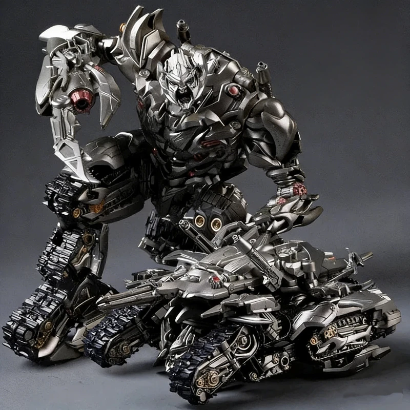 20cm SS13 Decepticons Old Leader Transforming Robot Toy Premium Painted Tank Megatron Action Figure Desktop Ornament Boys Gift