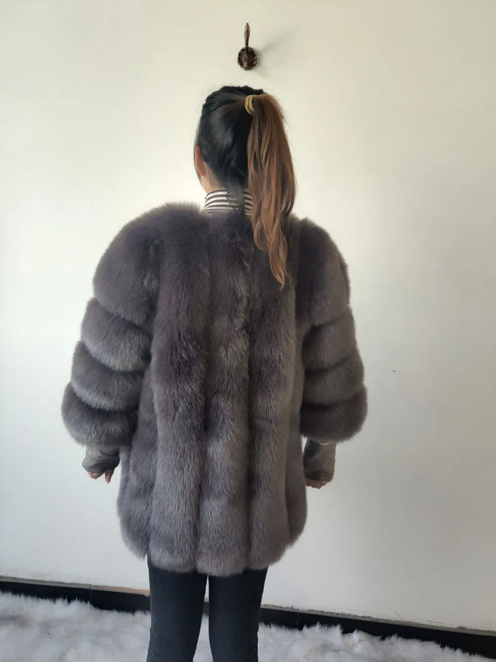 2024 New Elegant Fake Fox Fur Jacket Women Winter Fashion Faux Fox Fur Jackets Woman Warm Artifical Fox Fur Coats Ladies