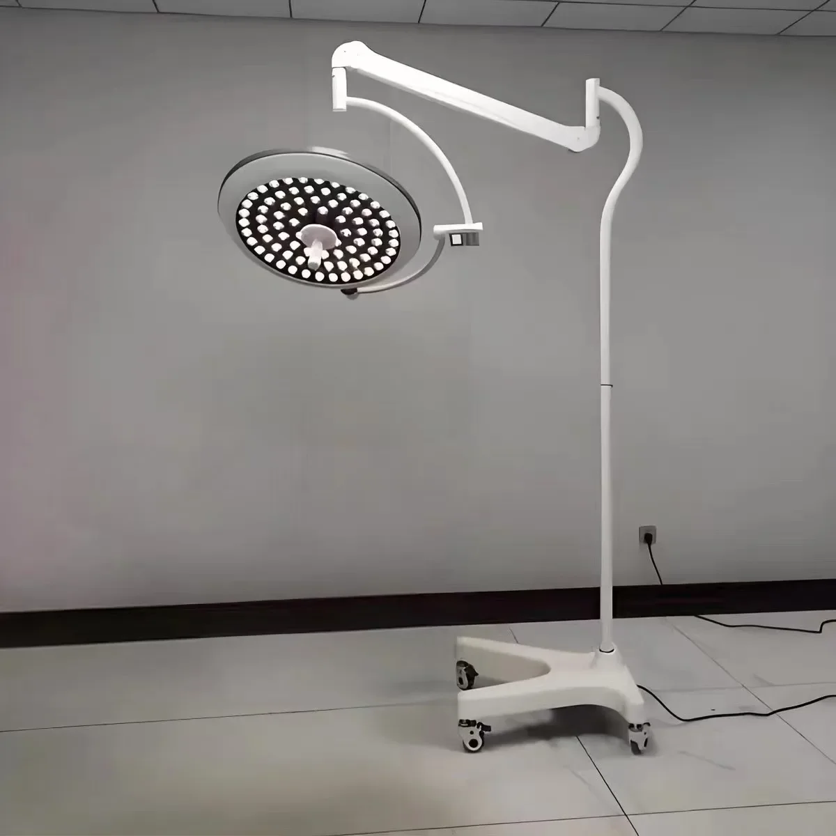 Direct Trading Theatre Light Mobile Unit Emergency Light Emitting Diode 700 Operating Light Power Supply