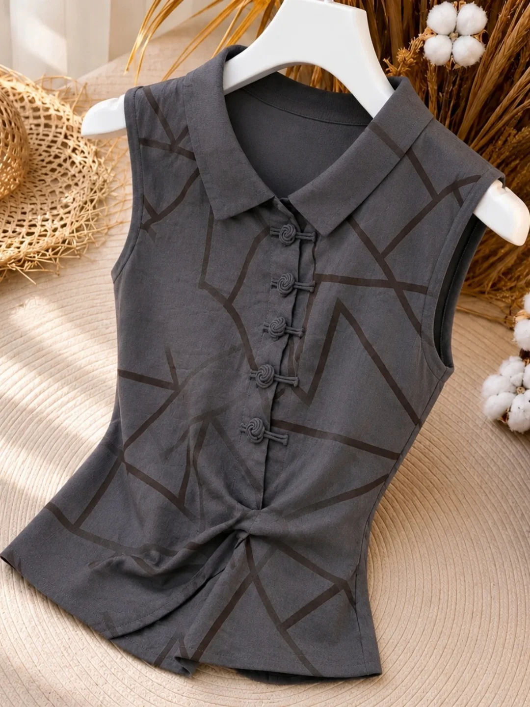 Elegant Slimming Sleeveless Vest with Waist-Cinching Design And Collar for Women Fashionable Trendy Summer Top