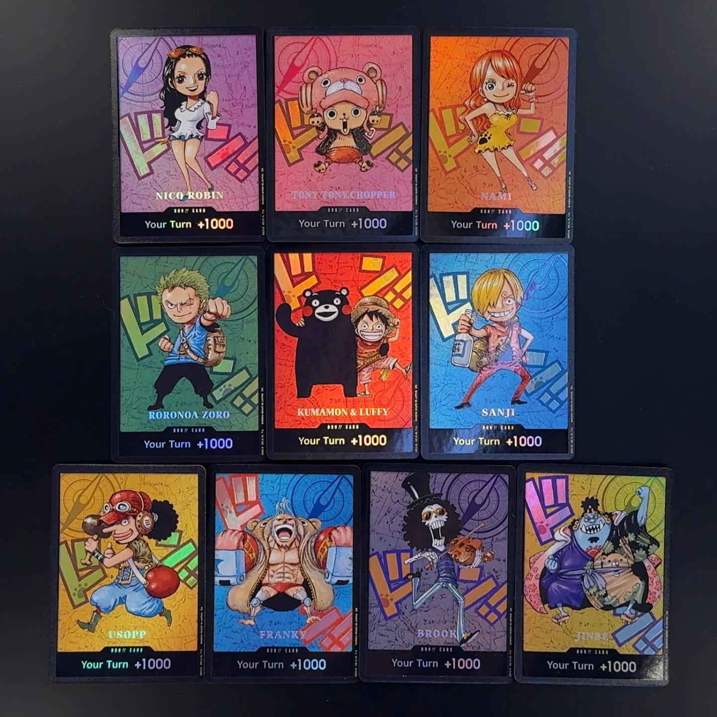 Tarjeta coleccionable TCG de anime OPCG One Piece x Kumamon English DON con textura 3D de los miembros del equipo Sombrero de Paja: Luffy, Zoro, Nami, Chopper, Robin