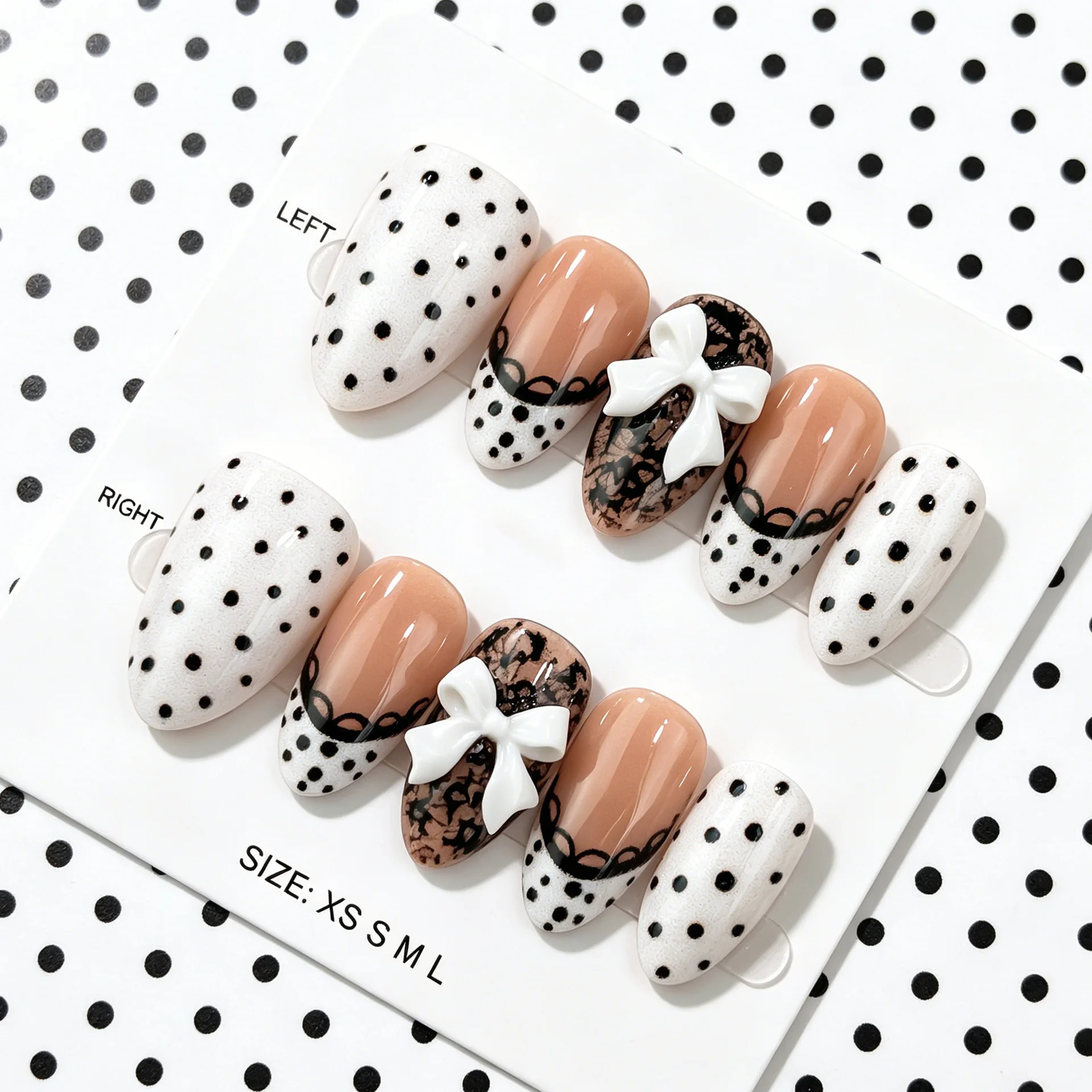 30 Stück Schwarz-Weiße Wellenförmige French Press-on Nägel mit Perlen-Polka-Dots und Süßer Mädchen-Schleife, Kurze Mandel-Kunstnägel für Frauen – Detail 3