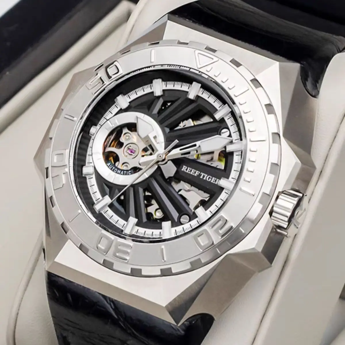 Reef Tiger Men Automatic Watch 47.5mm Mechanical Wristwatch Diver 10ATM Waterproof Luminous Sapphire Mirror Skeleton Dial