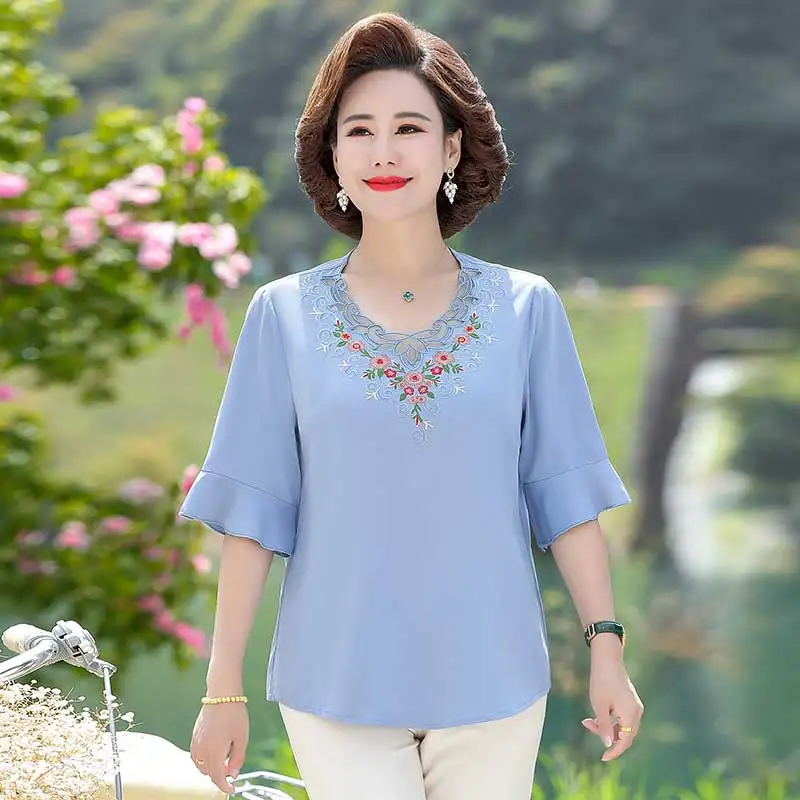 Plus size Women\'s Chiffon Shirt Summer Retro embroidery Casual Blouses Shirt Middle-Aged Stylish Mother Dress