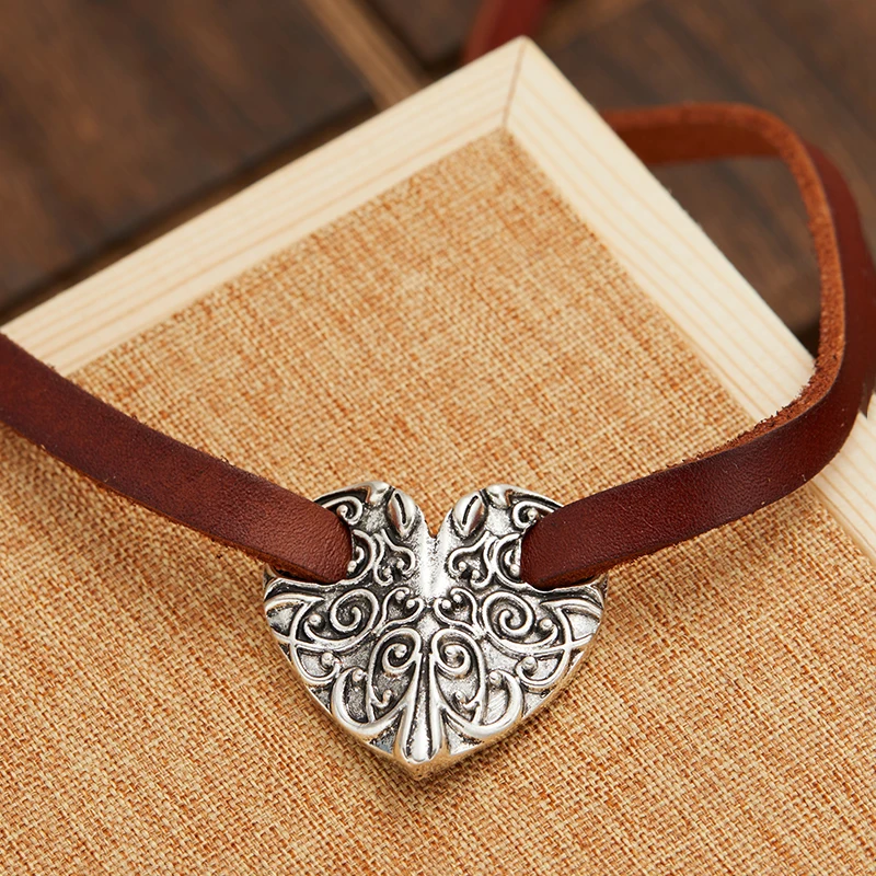 Bohemian Unique Pattern Retro Distressed Silver Color Love Pendant Necklace Women Party Jewelry Gift Neck Aesthetics