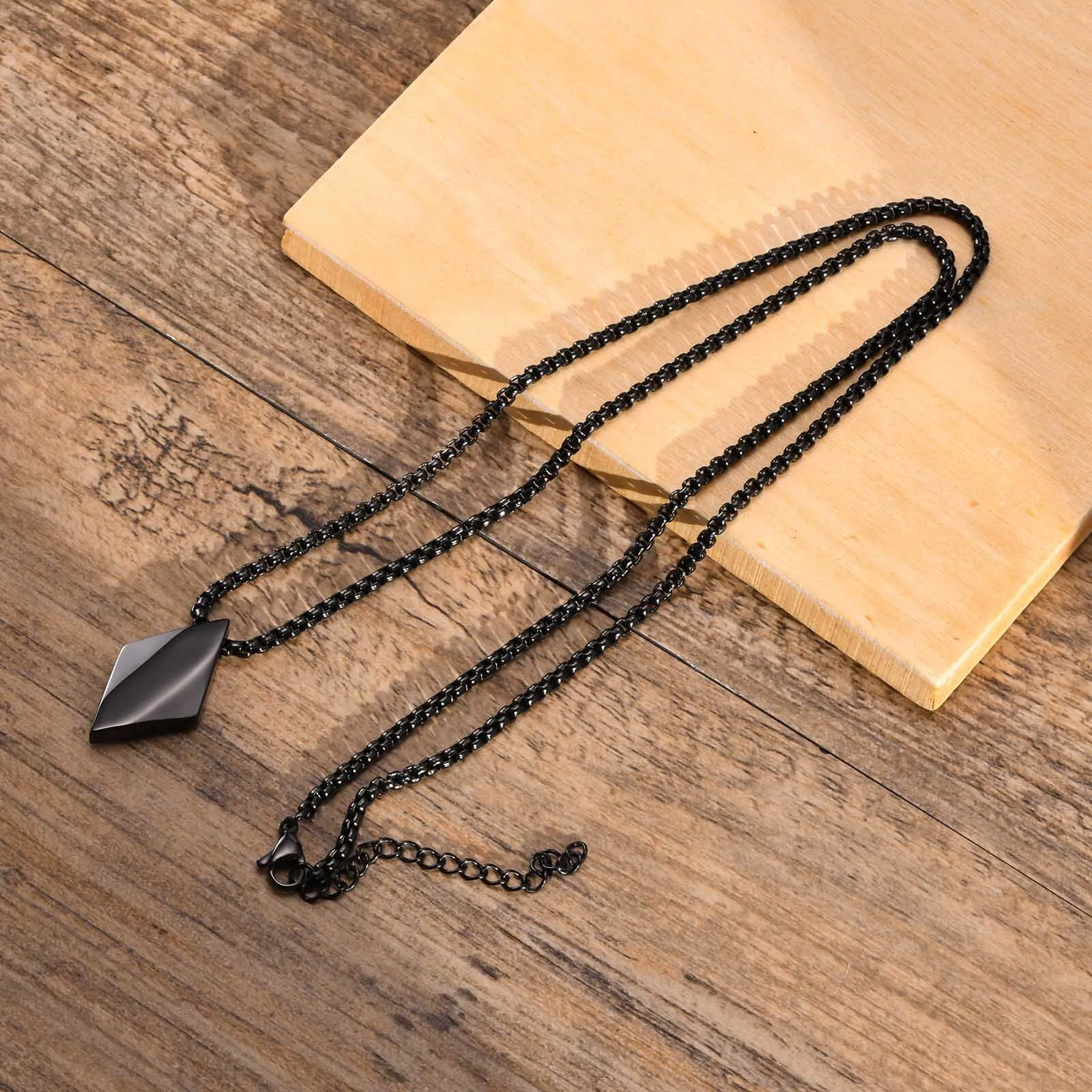 Rhombus Mann Halskette Edelstahl Schmuck Anhänger mit verstellbarer Box Kette Kragen Vater Freund Valentinstag Geschenk – Detail 12