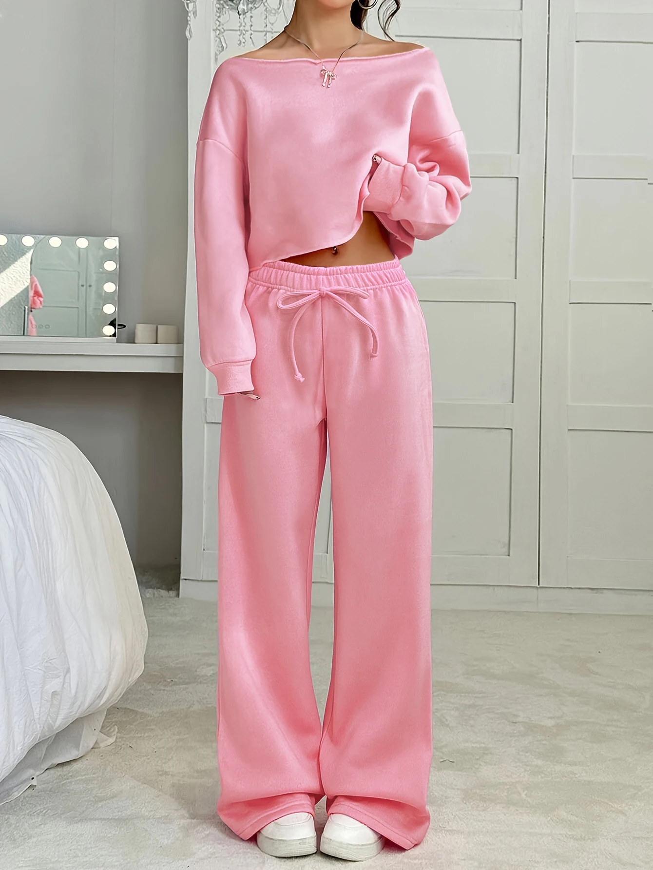 Conjunto de 2 peças de pijamas femininos de outono e inverno, cor sólida simples, confortável e elegante, top de manga comprida com ombros de fora e calças compridas, pode ser usado fora, conjunto de loungewear para mulheres