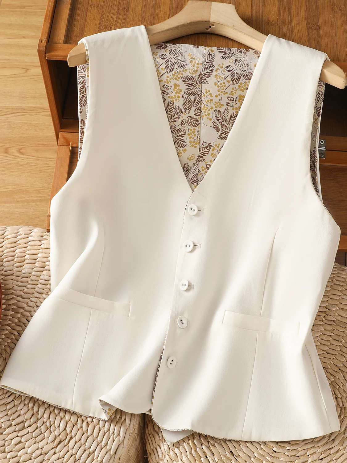 Wysokiej jakości haftowana kwiatowa kamizelka damska z dekoltem w serek, dwustronna, do noszenia na co dzień, do pracy, do noszenia warstwowo, z poduszkami na ramiona.