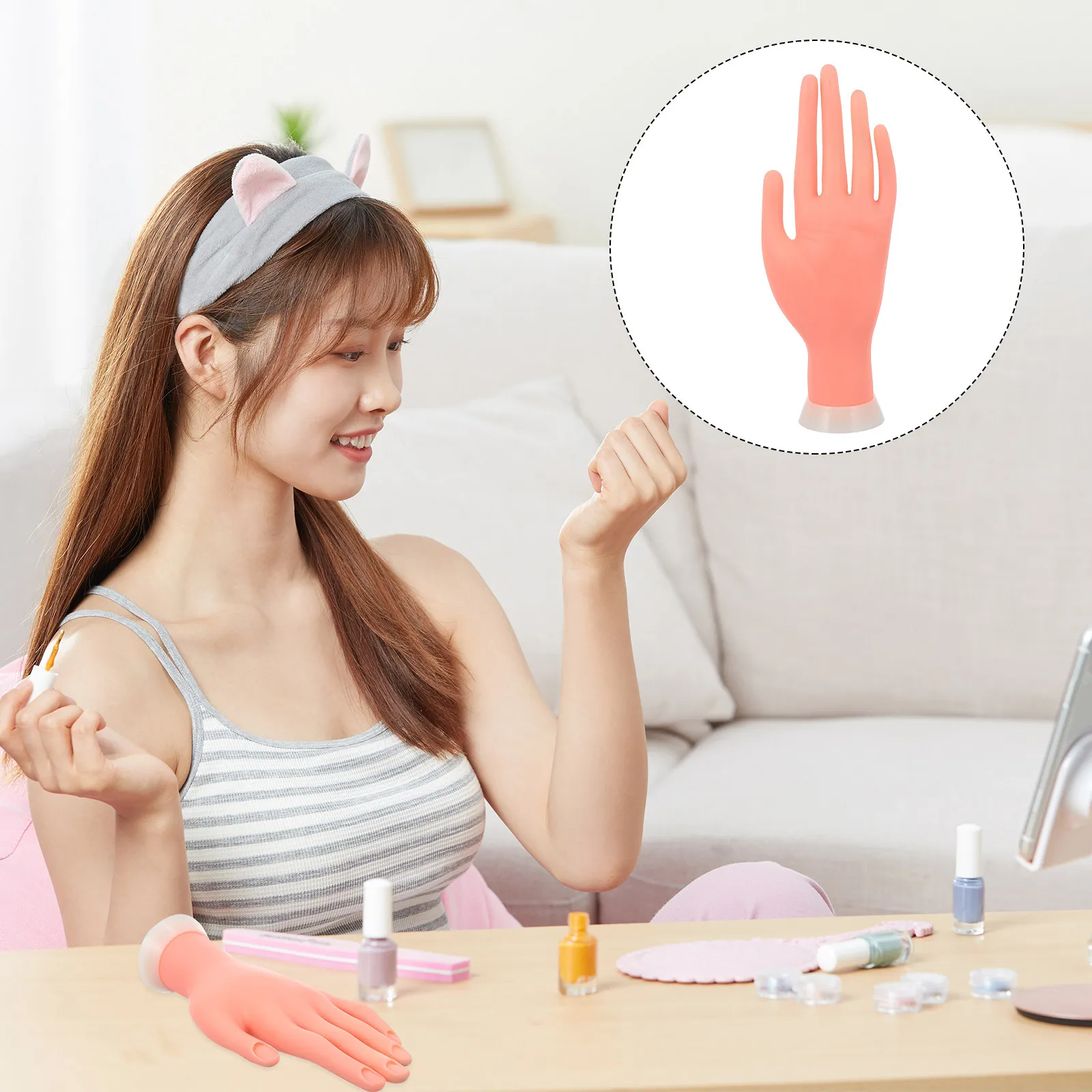 

Realistic Manicure Practice Hand for Nail Art Beginners Training Students Salon Artists Reusable Convenient Lightweight Nail Art