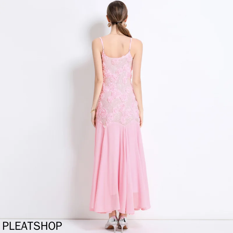 Sukienka na ramiączkach z ciężkim przemysłowym haftem koralikowym, róża, lekka, luksusowa, podkreślająca talię, wieczorowa, syreni ogon, długa.