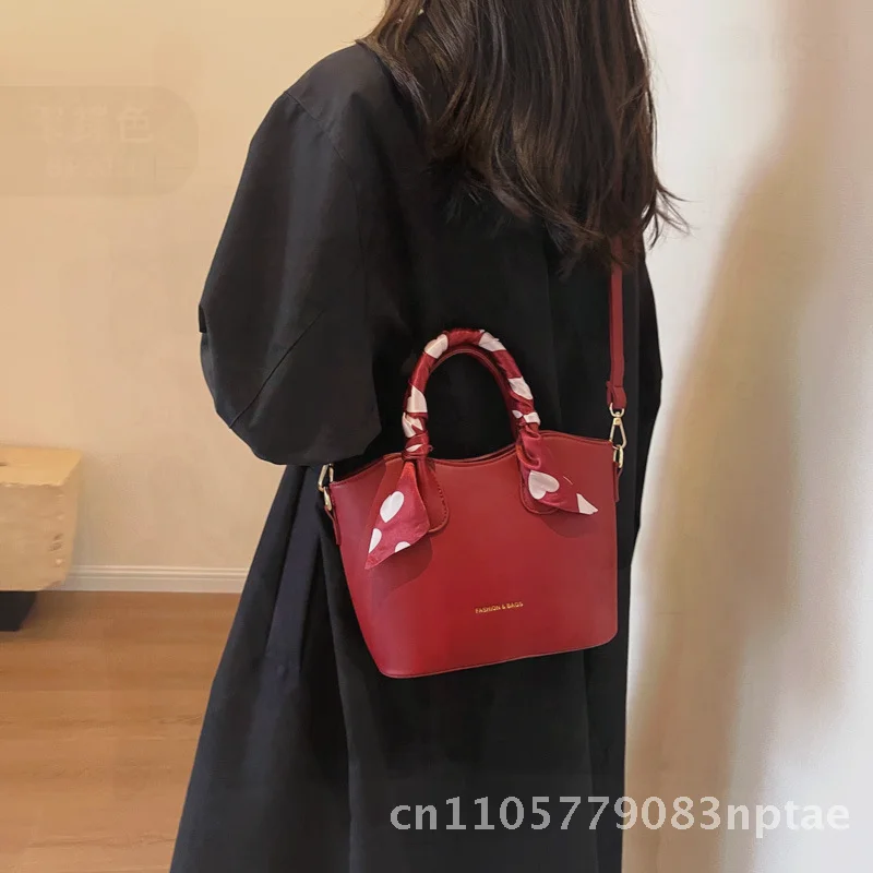กระเป๋าถือทรงถัง PU สีแดง แฟชั - Luxury Bags Medium Size บทวิจารณ์และราคา