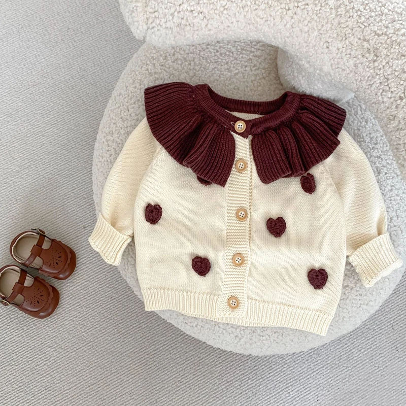 Autumn new 0-3 year old baby clothing for female babies, lotus leaf collar handmade heart knitted long sleeved jacket+jumpsuit