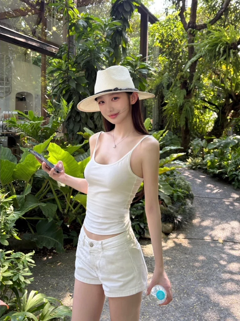 

Low-Waist Denim Shorts Women's Elastic Slim-Fit High-Waist Bootcut Jeans Low-Rise Washed out Color Summer Fashion Breat...