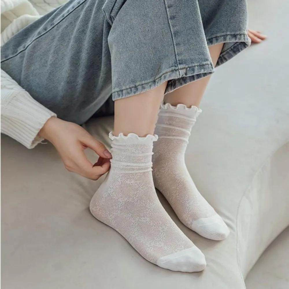 1/2/4/8 أزواج من الجوارب النسائية العصرية للربيع والصيف، جوارب طويلة من الدانتيل باللونين الأبيض والأسود Harajuku مكشكشة غير رسمية على شكل زهور حلوة