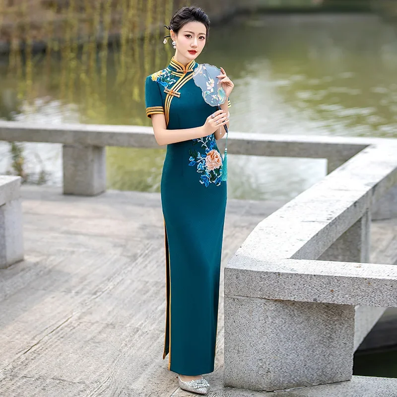 

2025 Новое Cheongsam модное сценическое представление молодой стиль элегантное классическое платье Ципао с короткими рукавами