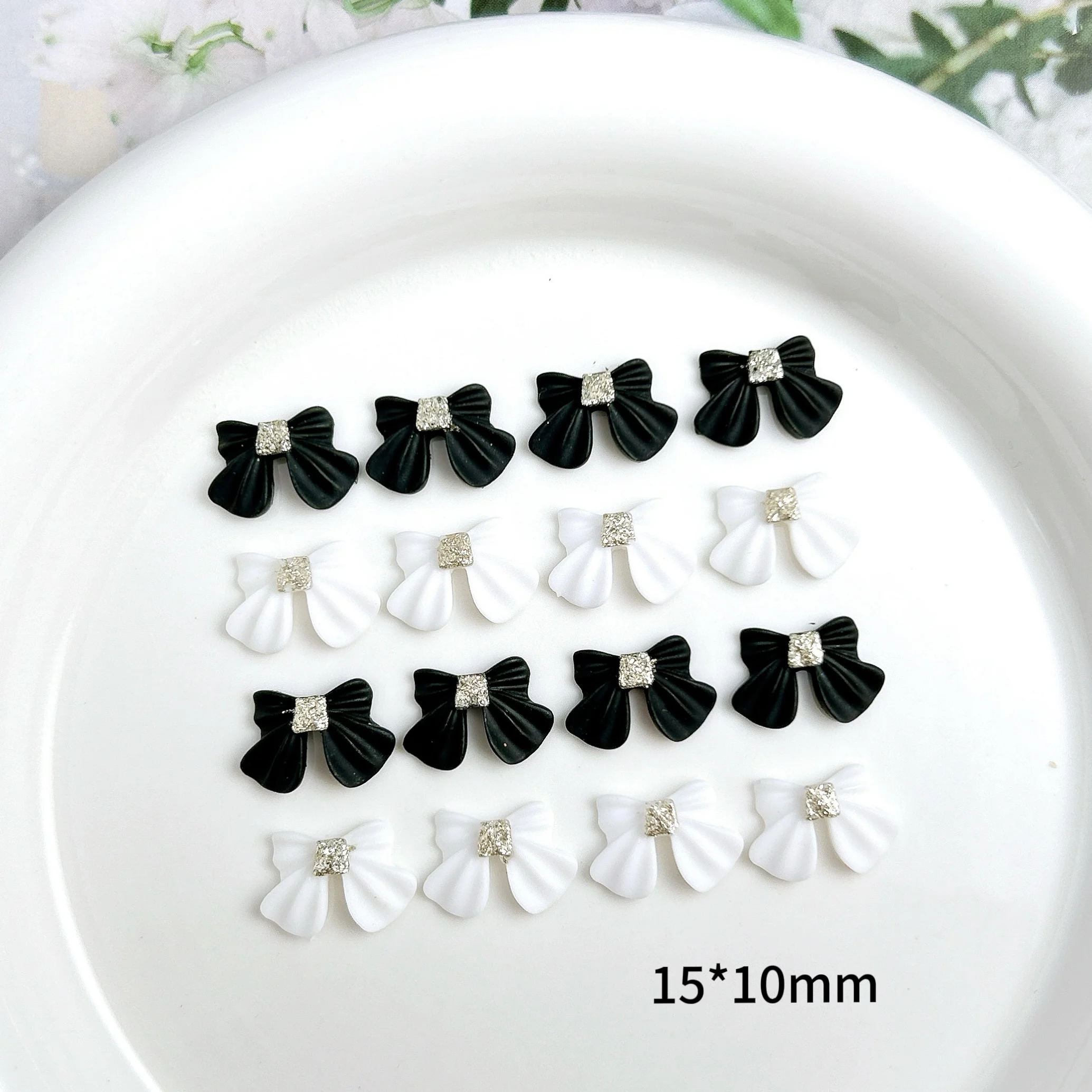 50PCS คู่สีสั้นริบบิ้นโบว์เล็บ Charms คลาสสิก Minimalist ขนาดเล็กหอมลม Bowknots เรซิ่นตกแต่งเล็บ DIY