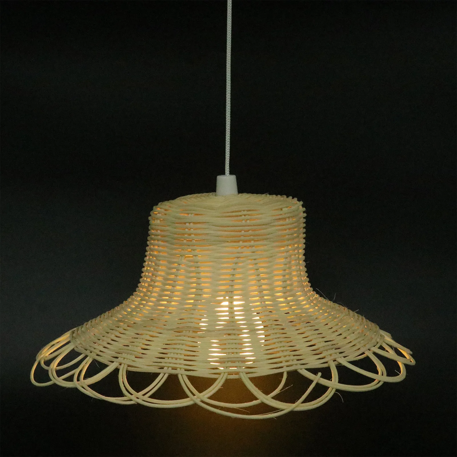 1Pcs Rattan Chandelier Lamp Cover Khaki Dust-Proof Woven Light Screen Soft Light Eye Protection Decorative Rustic Ceiling Lamp