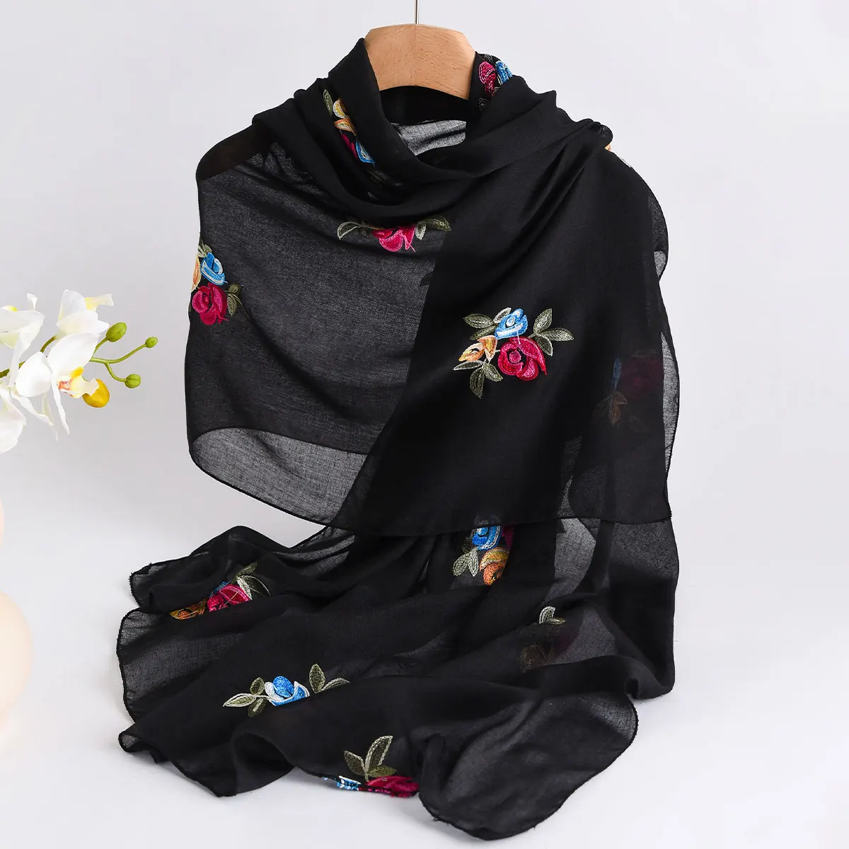 

Spring Summer New Lightweight Breathable Cotton Linen Embroidery Scarf Ethnic Style Fashionable Soft Women's Sunscreen Scarf