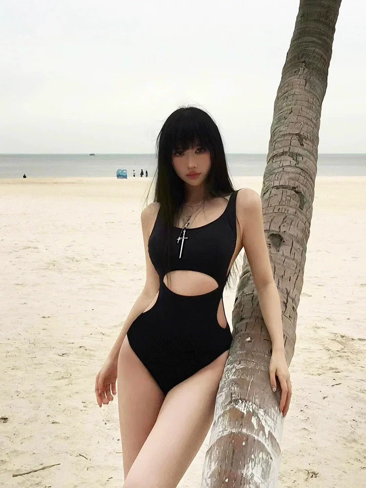 New Vacation Design with Hollowed Out Triangular Jumpsuit To Cover The Belly and Make You Look Slimmer, Hot Spring Swimsuit