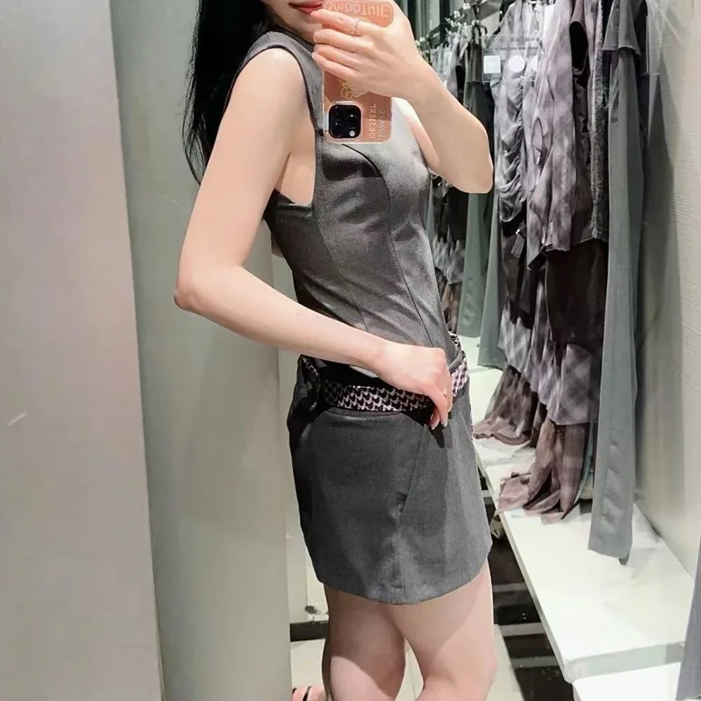 콘달라 시크 2025 여성 그레이 탱크 드레스 O넥 민소매 끈 미니 드레스 모던 엘레강스 패션 솔리드 엘레강스 여성 의류