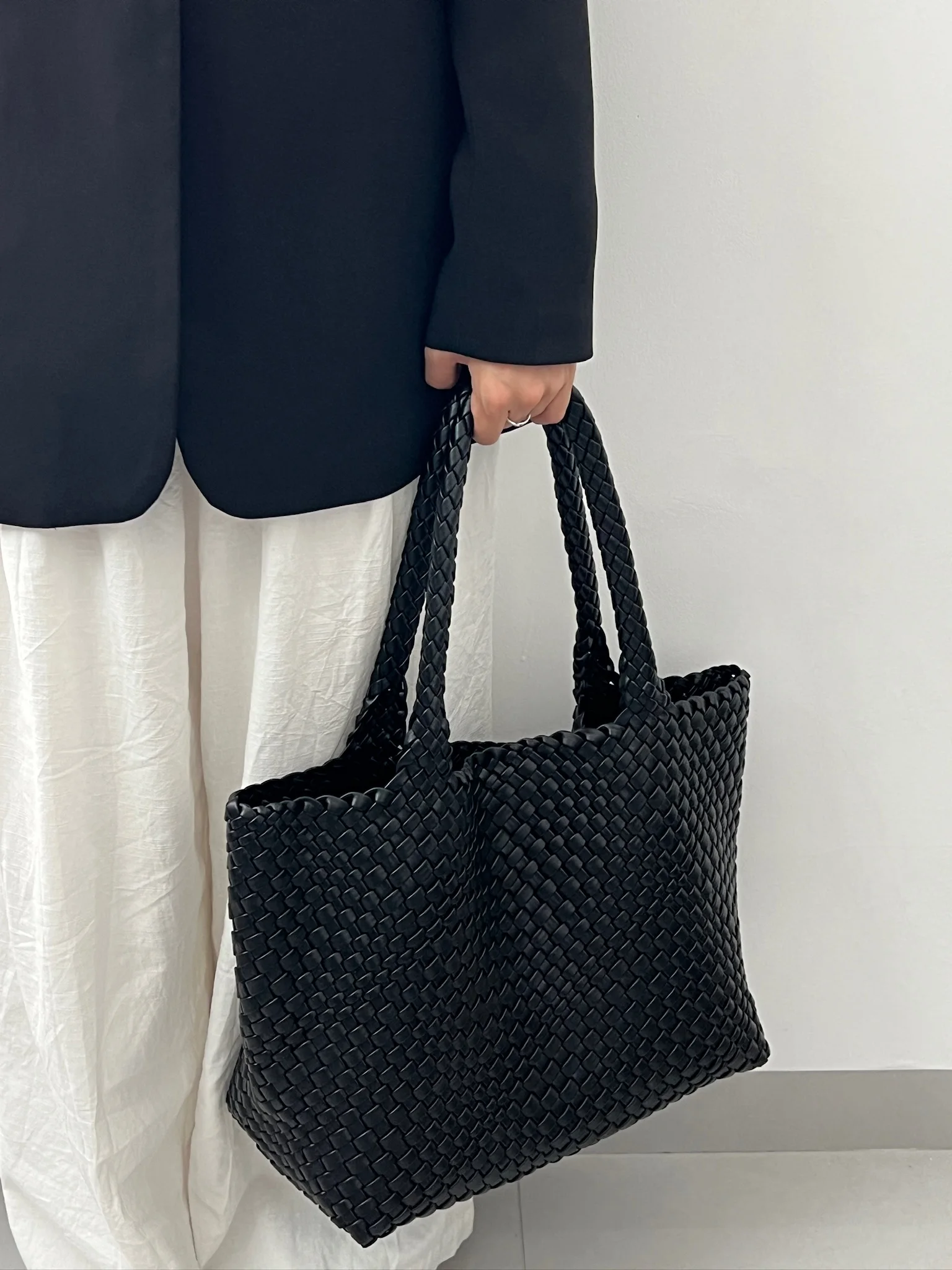 

Woven Tote Bag for Women PU Leather Handbag Large Hobo Bag and Purse Retro Handmade Travel Shoulder Bag 2025