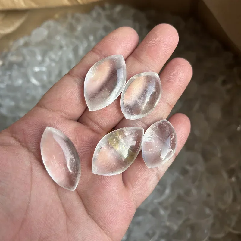 

1Pc Natural Clear Quartz Gemstone Healing Crystal Mini Leaf Shaped Pocket Stone