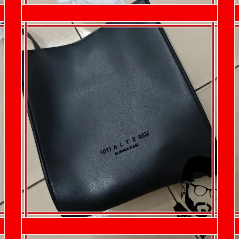 

Black Leather 1017 ALYX 9SM Knapsack Hasp Shoulder Bag Men Women Adjustable Shoulder Strap Backpack Functional Buckle shoping