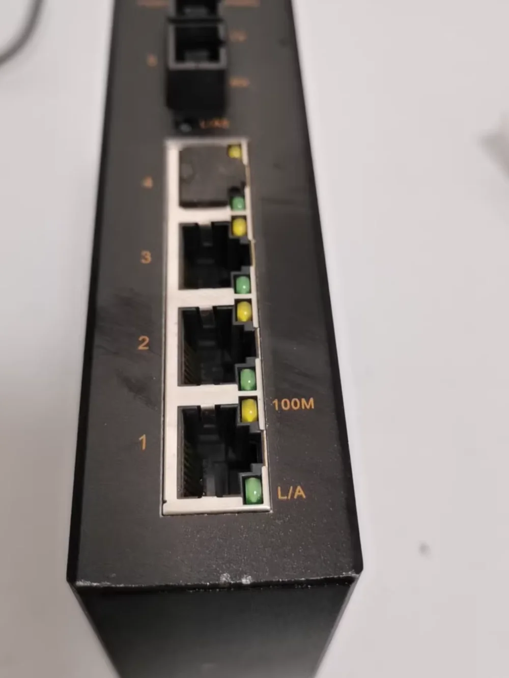 

Maiwei для промышленного коммутатора Ethernet MIEN2205-S-SC20-AD220