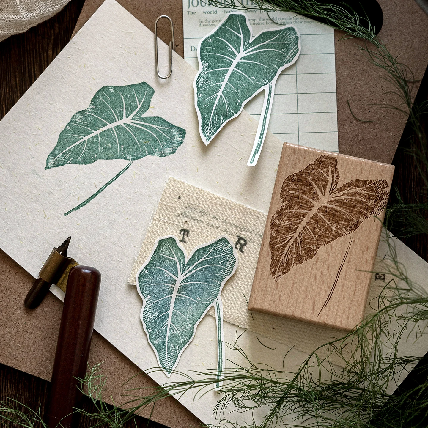 Timbri Decorativi Morning Rain Nature's Poetry Journal, Grandi Dimensioni, Motivi Floreali e Foglie di Alta Qualità, Timbri DIY per Check-In