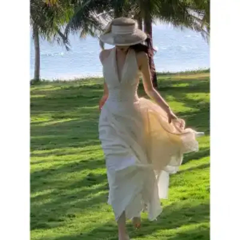Damen Weißes Fließendes Maxikleid Ärmellos Rückenfrei Strand-Hochzeits-Partykleid Mit Breitkrempigem Strohhut