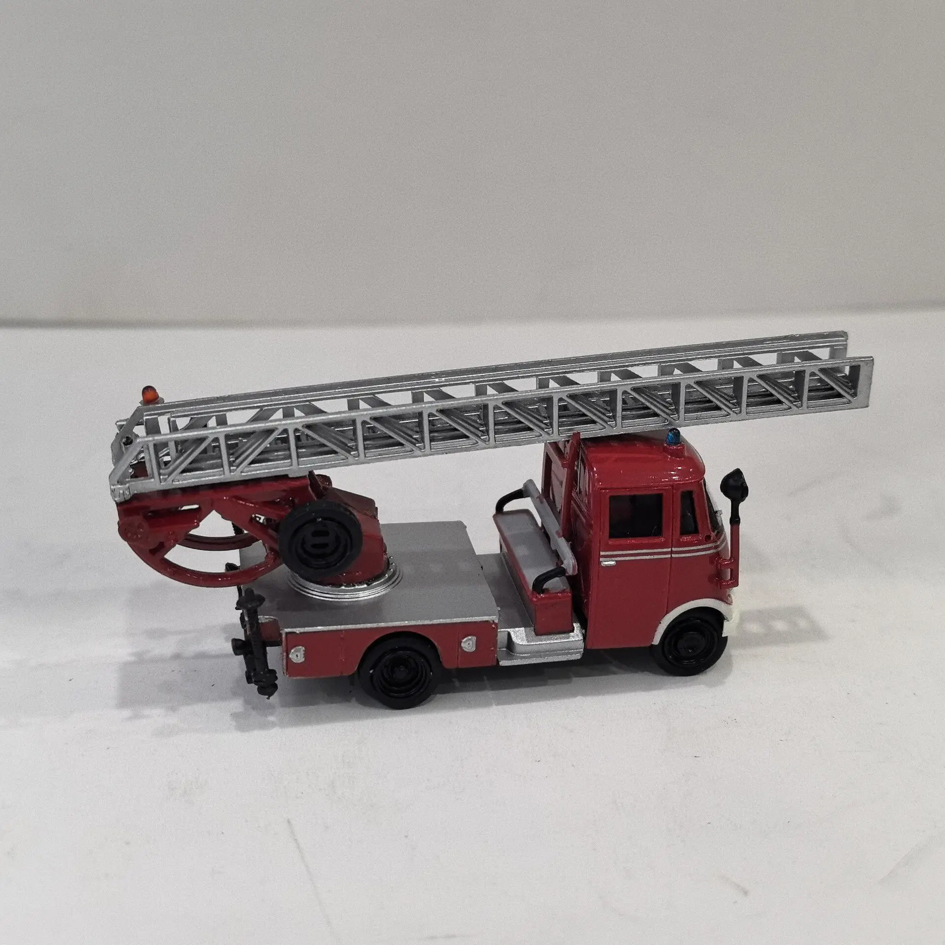 Box Old BREKINA HO 1/87 Scale BENZ MB L 319 DL 18 Fire Truck 25 Plastics Car Model view 5