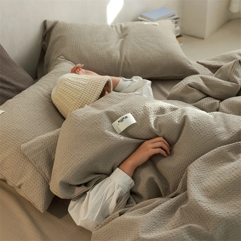 

Four-piece bed set, cotton solid color sheets, light luxury and high-end bedding.