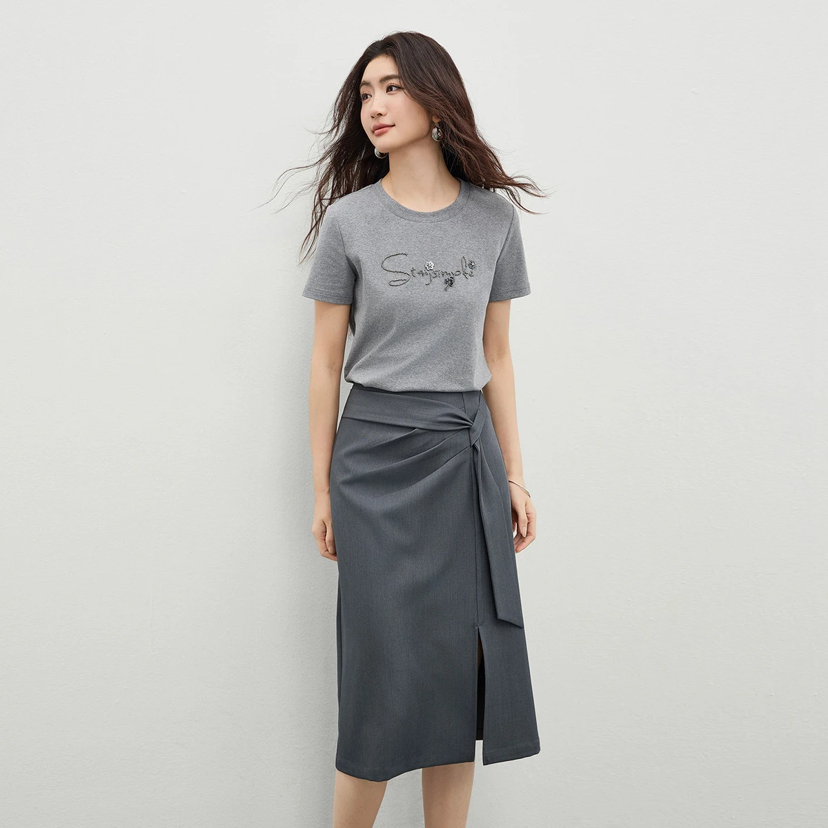 SENTUBILA Women Gray Crew Neck Beaded Letter Cotton T-shirt with Slit A-line Skirt Two-piece Set 2026 Summer Casual 162ZA6423Z