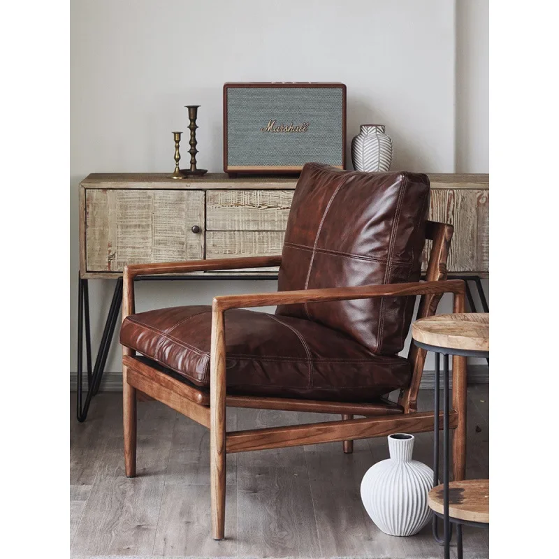 Retro-Designer-Flügelstuhl aus massivem Holz und Leder