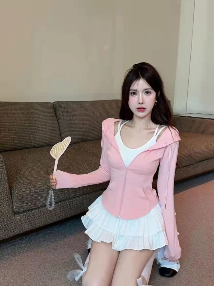 

Женский летний комплект из 3 предметов: топ с капюшоном и длинными рукавами, защита от солнца, эластичная многоярусная юбка, куртка на молнии, милый и сексуальный наряд.